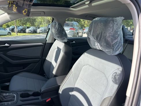 New 2026 Volkswagen Jetta SE FWD image 16