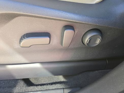 Used 2022 Subaru Ascent Limited image 25