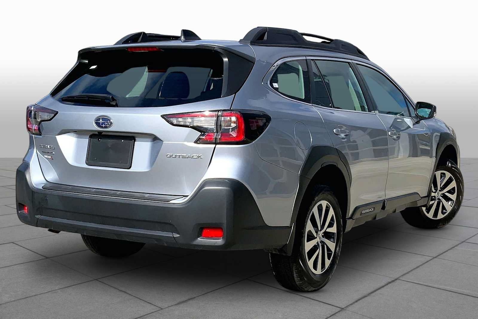 Used 2024 Subaru Outback AWD/4WD image 13