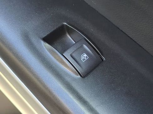 Used 2022 Chevrolet Colorado LT w/ Fleet Safety Package image 34