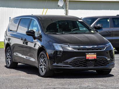 New 2027 Chrysler Pacifica Limited