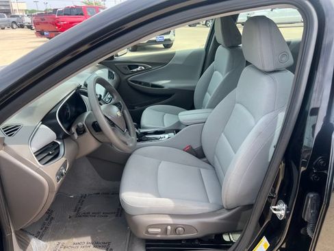 Used 2025 Chevrolet Malibu LT FWD image 12
