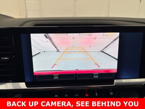 Used 2023 Chevrolet Silverado 1500 RST image 2