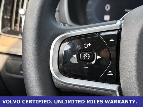 Certified 2025 Volvo XC90 B6 Plus image 17