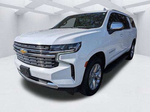 Used 2023 Chevrolet Suburban Premier image 10