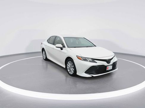 Certified 2018 Toyota Camry LE image 2