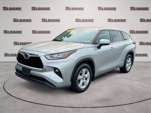 Used 2020 Toyota Highlander LE w/ Protection Package #3 AWD/4WD image 1