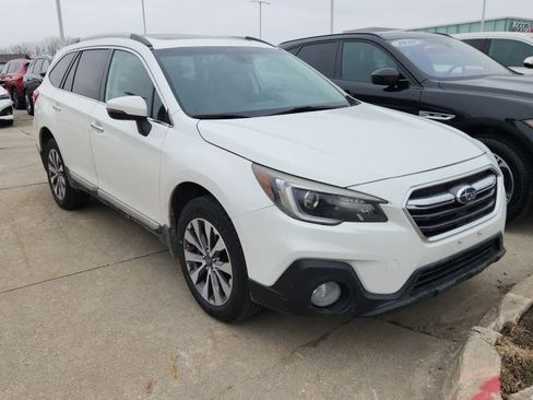 Used 2018 Subaru Outback 2.5i Touring w/ Popular Package #3 image 3