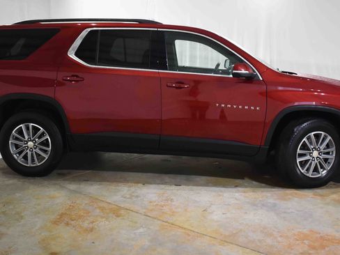 Used 2022 Chevrolet Traverse LT image 10