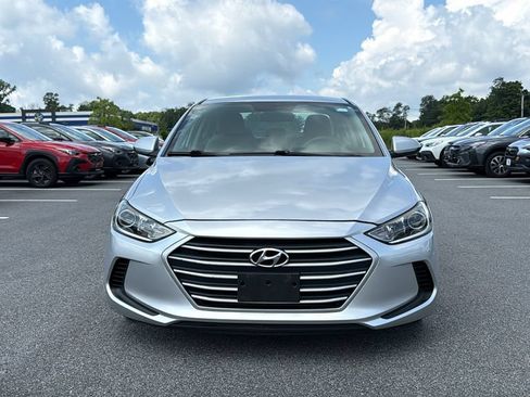 Used 2018 Hyundai Elantra SE FWD image 2