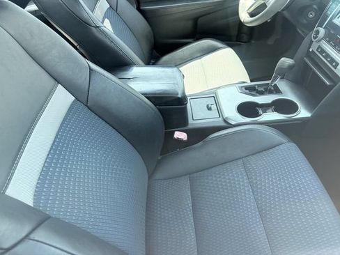 Used 2014 Toyota Camry SE FWD image 8