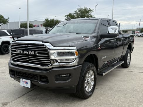 Used 2024 RAM 2500 Laramie AWD/4WD image 10