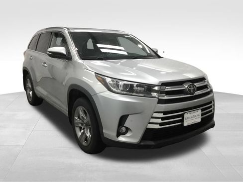 Used 2019 Toyota Highlander Limited Platinum AWD/4WD image 3