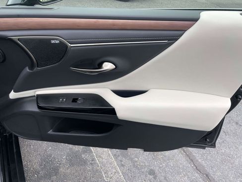 Used 2025 Lexus ES 350 Ultra Luxury FWD image 38