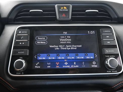Used 2020 Nissan Versa SR FWD image 30