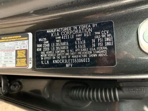 Used 2025 Kia Niro EX image 28