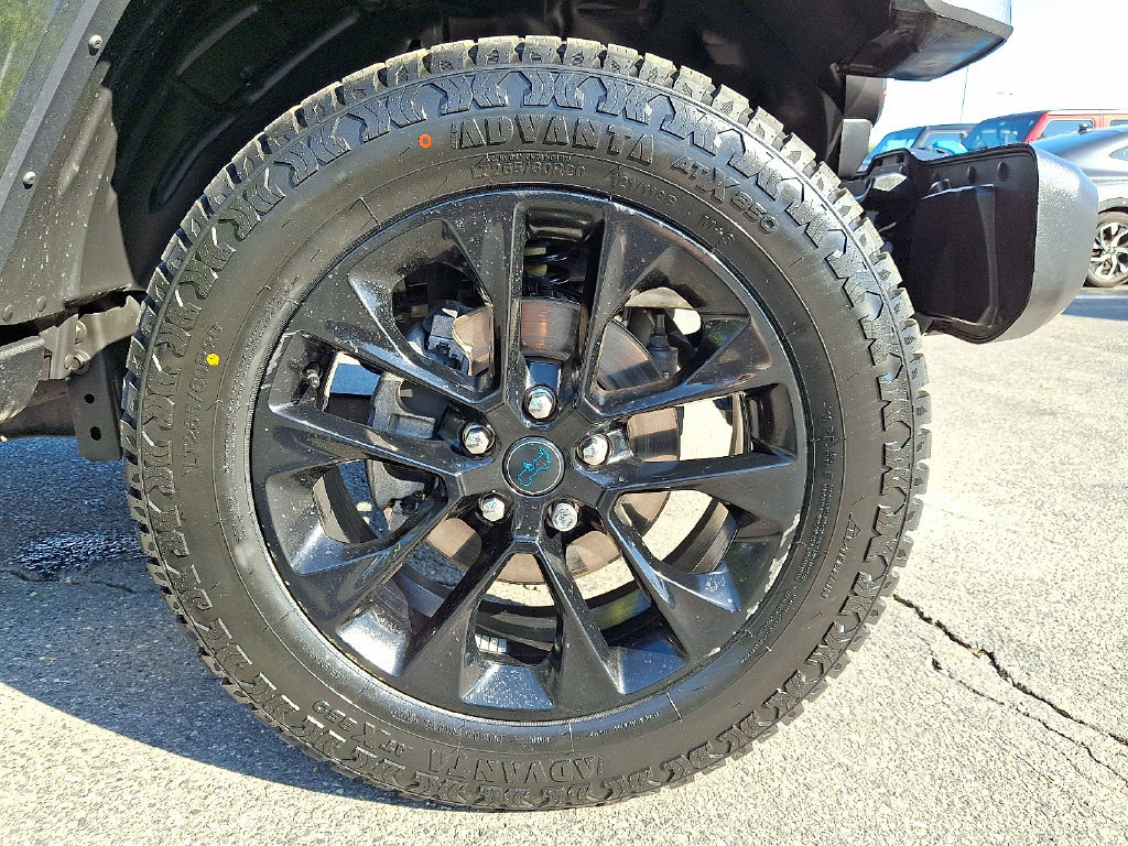 Used 2024 Jeep Wrangler Unlimited Sahara AWD/4WD image 8