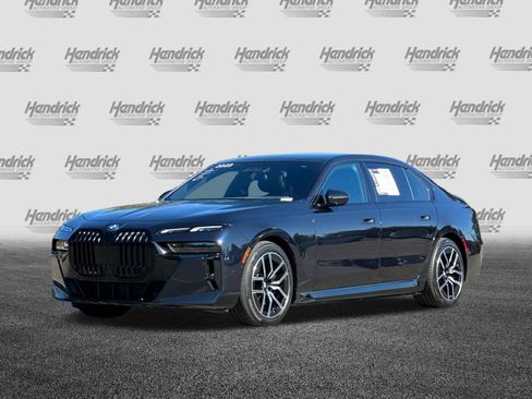 Used 2023 BMW i7 xDrive60 AWD/4WD image 9