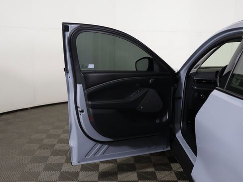 Used 2025 Ford Mustang Mach-E Premium image 22