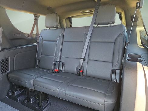 Used 2025 Chevrolet Suburban Z71 AWD/4WD image 17