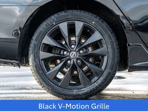 Used 2018 Nissan Sentra SR w/ Technology Package image 9