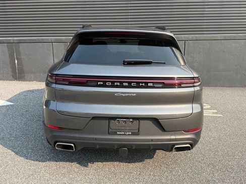 Certified 2026 Porsche Cayenne AWD/4WD image 9