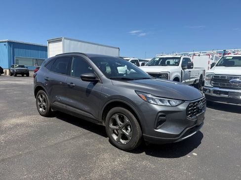 Used 2025 Ford Escape ST-Line AWD/4WD image 1