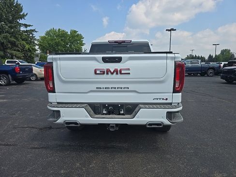 Used 2024 GMC Sierra 1500 AT4 w/ Technology Package AWD/4WD image 7
