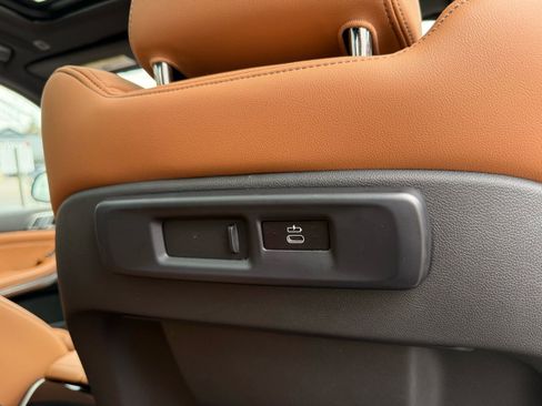 Used 2023 BMW X5 xDrive40i w/ Executive Package image 32