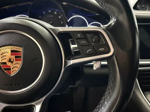 Used 2018 Porsche Panamera 4 image 19