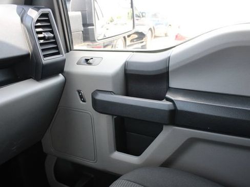 Used 2018 Ford F150 XL w/ Equipment Group 101A Mid AWD/4WD image 19