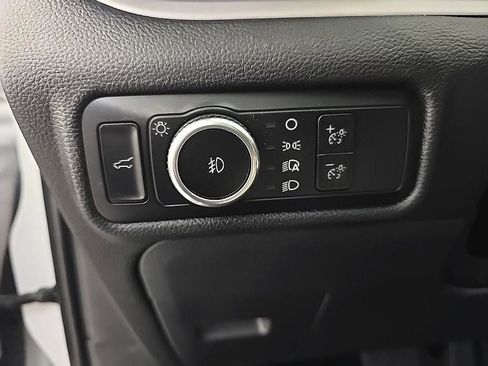Used 2023 Ford Explorer XLT w/ Equipment Group 202A AWD/4WD image 14