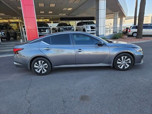 Used 2024 Nissan Altima 2.5 S image 4