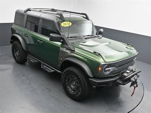 Used 2024 Ford Bronco Everglades image 22