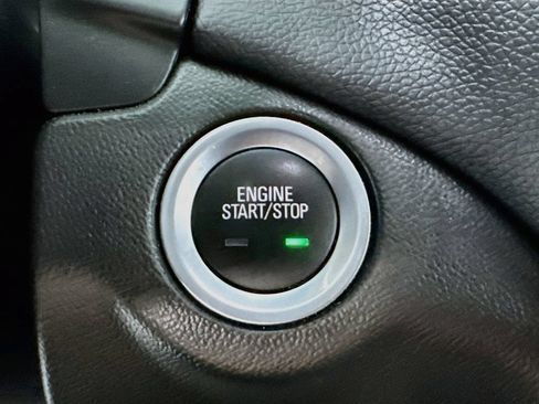 Used 2020 Chevrolet Equinox LT w/ LPO, Floor Liner Package FWD image 18