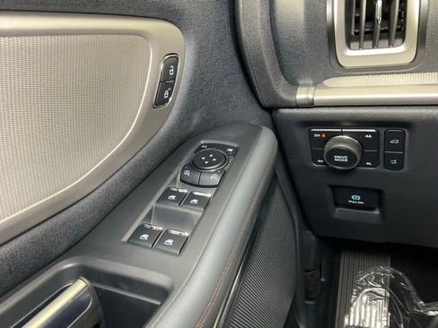 New 2025 Ford Expedition Active image 22