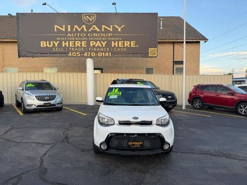Used 2016 Kia Soul + FWD image 2