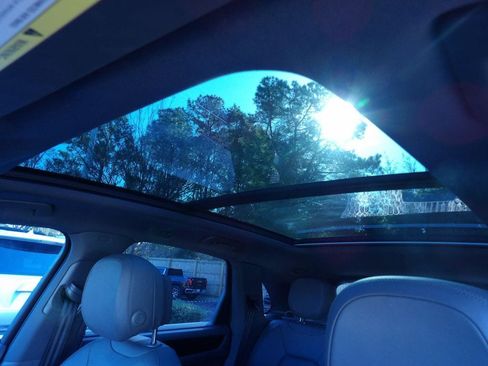 Used 2019 Porsche Cayenne image 16