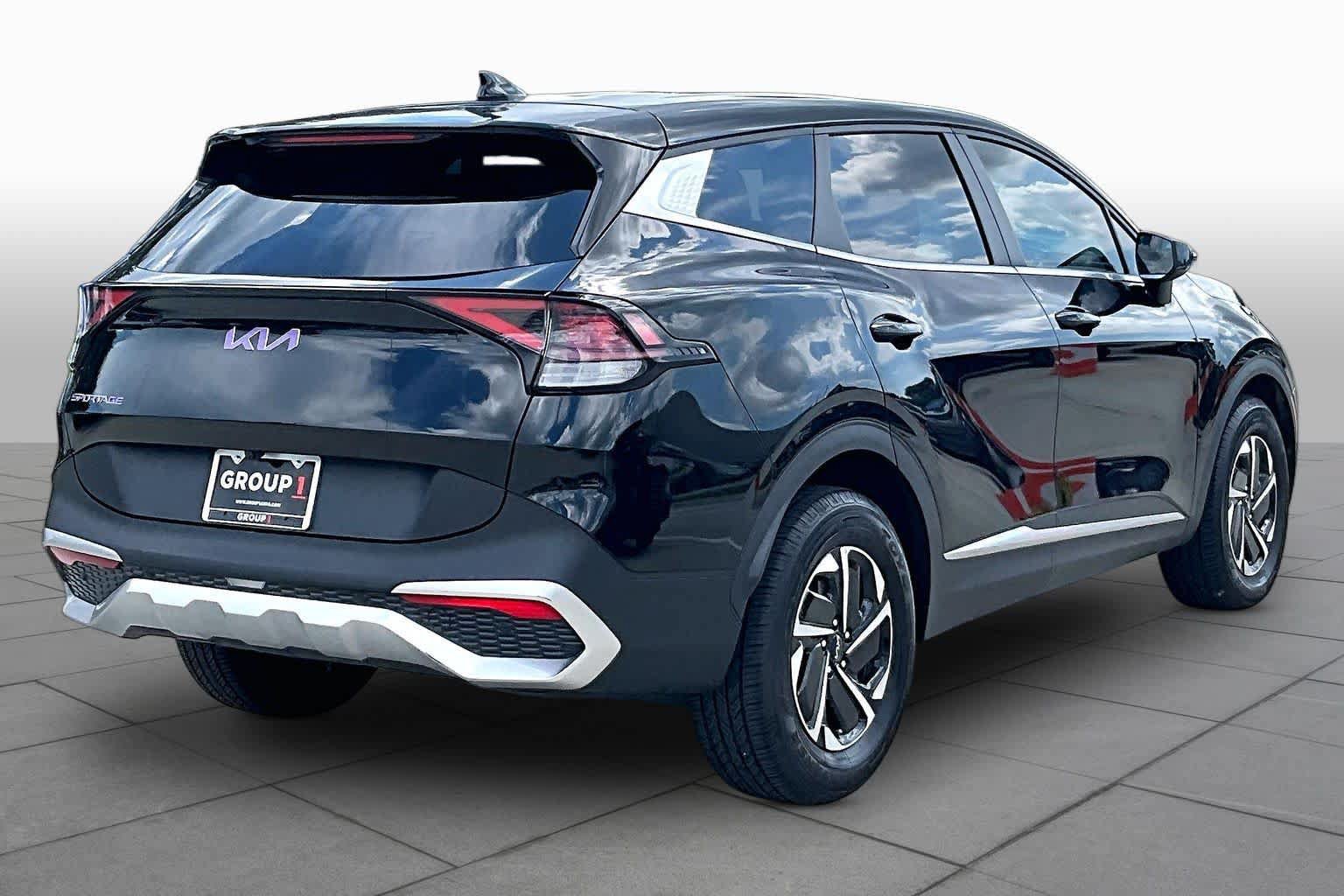 Used 2023 Kia Sportage LX AWD/4WD image 12