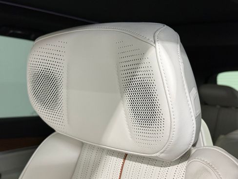 New 2026 Cadillac Vistiq Sport image 25