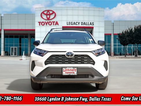 Used 2025 Toyota RAV4 LE AWD/4WD image 5
