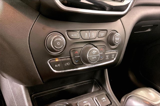 Used 2022 Jeep Cherokee Limited w/ Elite Package AWD/4WD image 12