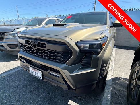 Certified 2025 Toyota Tacoma TRD Sport w/ TRD Sport Premium Package AWD/4WD image 3