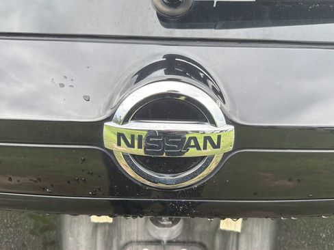 Used 2018 Nissan Rogue SV FWD image 14