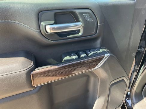 Used 2023 Chevrolet Silverado 2500 LT w/ Convenience Package image 18