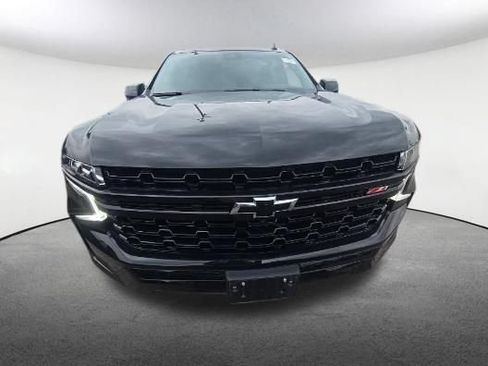 Used 2023 Chevrolet Tahoe Z71 w/ Luxury Package AWD/4WD image 2
