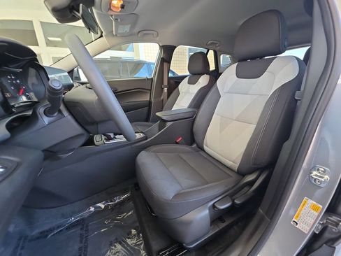 Used 2026 Chevrolet Trax LS w/ LS Convenience Package FWD image 19