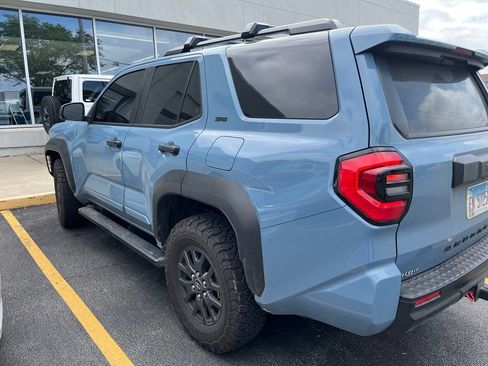 Used 2025 Toyota 4Runner SR5 AWD/4WD image 5