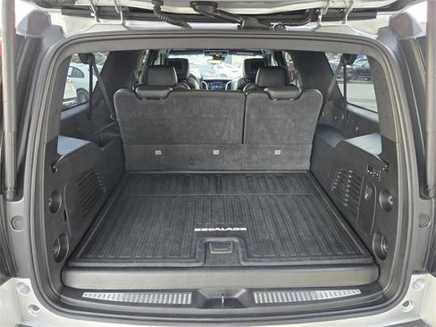 Used 2018 Cadillac Escalade ESV Platinum image 10
