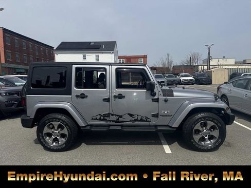 Used 2016 Jeep Wrangler Unlimited Sahara w/ Connectivity Group image 3